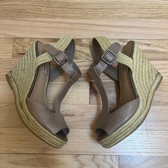 Steve Madden Wade Espadrille Wedge Size 8.5 Taupe Leather Upper Rattan Heels - Picture 4 of 9